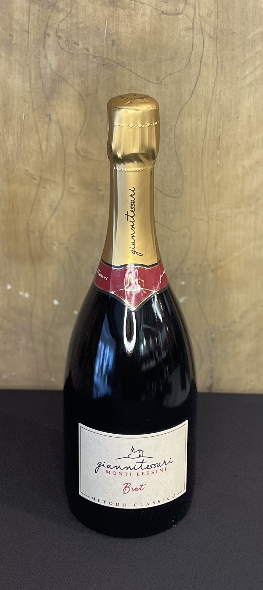 Giannitessari metodo classico brut, Monte Lessini DOC